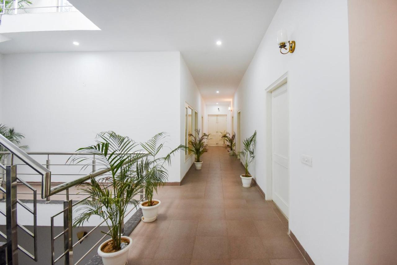 Hotel Oyo 75460 Sky High Residency Ludhiana Exterior foto
